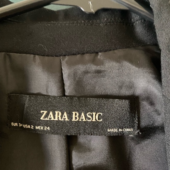 Zara Basic Black Blazer - Picture 2 of 3
